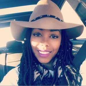 Meet your Posher, Parthina